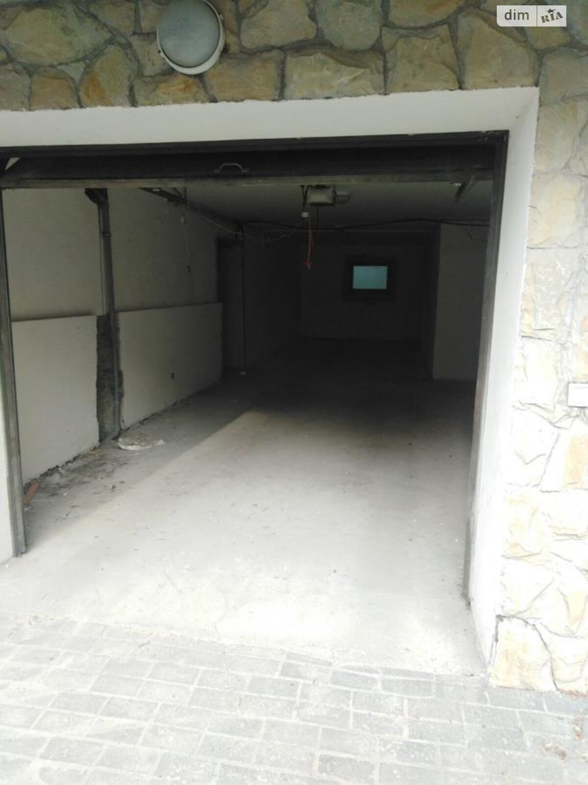 Отдельно стоящий гараж под легковое авто в Ивано-Франковске, площадь 57.4 кв.м. фото 1
