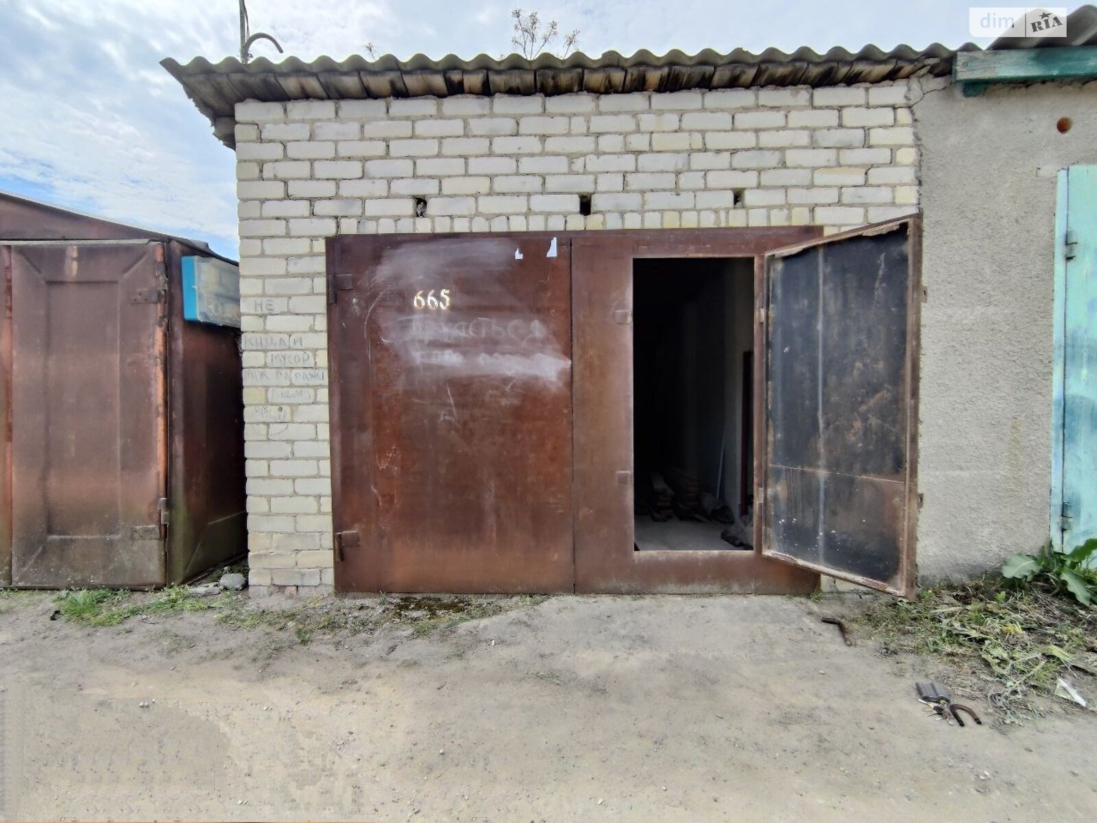 Окремий гараж під легкове авто в Кам’янці-Подільському, площа 18.5 кв.м. фото 1 Окремий гараж під легкове авто в Кам’янці-Подільському, площа 18.5 кв.м. фото 1