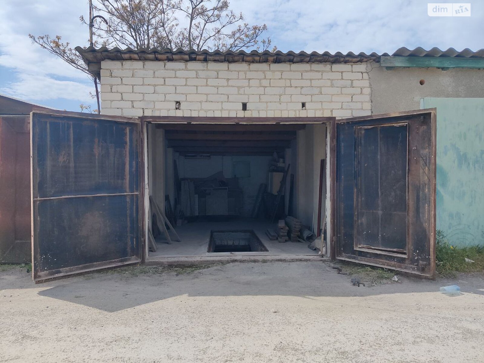 Окремий гараж під легкове авто в Кам’янці-Подільському, площа 18.5 кв.м. фото 1 Окремий гараж під легкове авто в Кам’янці-Подільському, площа 18.5 кв.м. фото 1