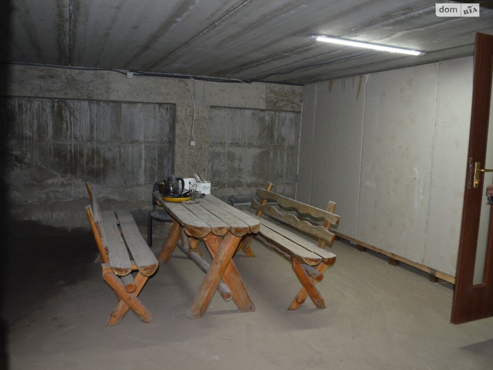 Отдельно стоящий гараж под грузовик / автобус в Киеве, площадь 320 кв.м. фото 1