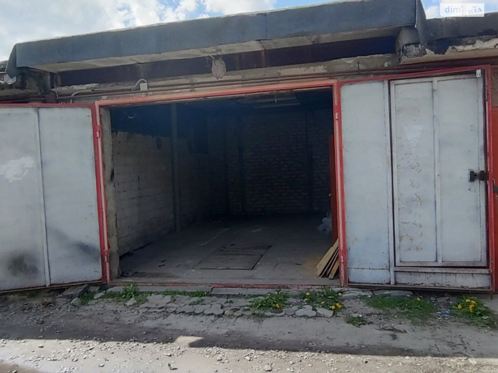 Отдельно стоящий гараж под легковое авто в Киеве, площадь 60 кв.м. фото 1