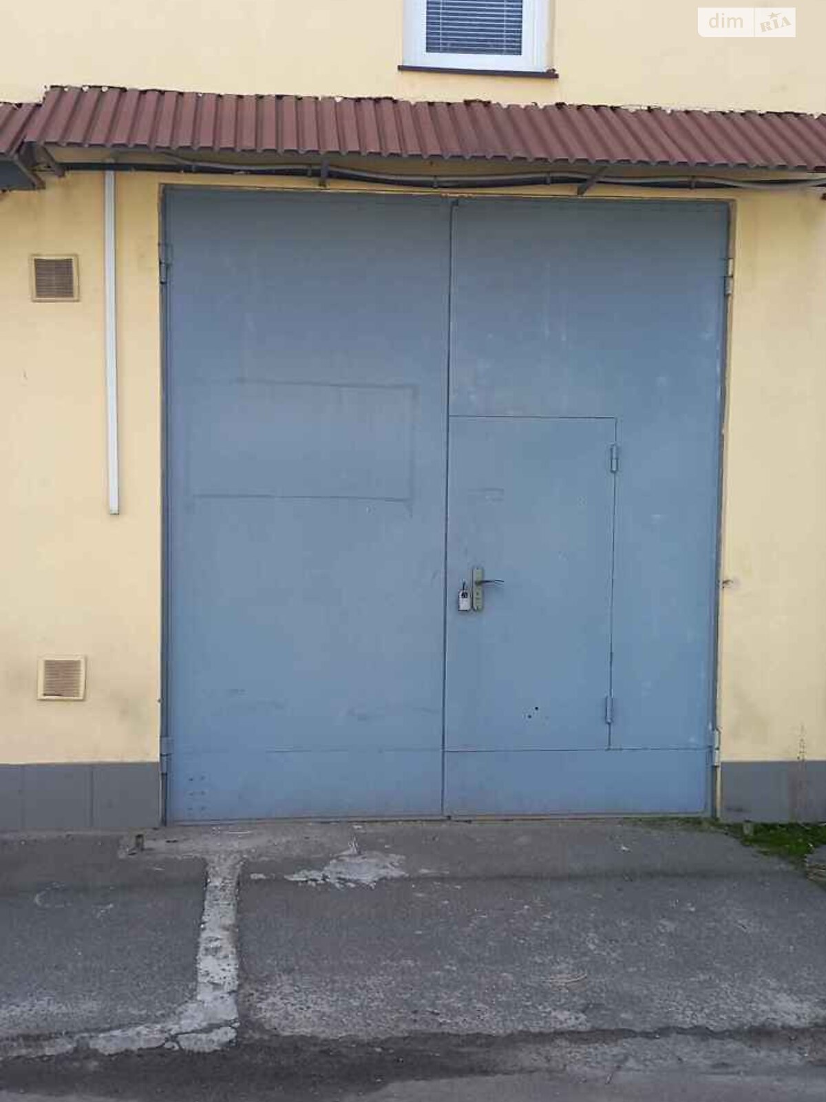 Отдельно стоящий гараж под бус в Киеве, площадь 63 кв.м. фото 1 Отдельно стоящий гараж под бус в Киеве, площадь 63 кв.м. фото 1