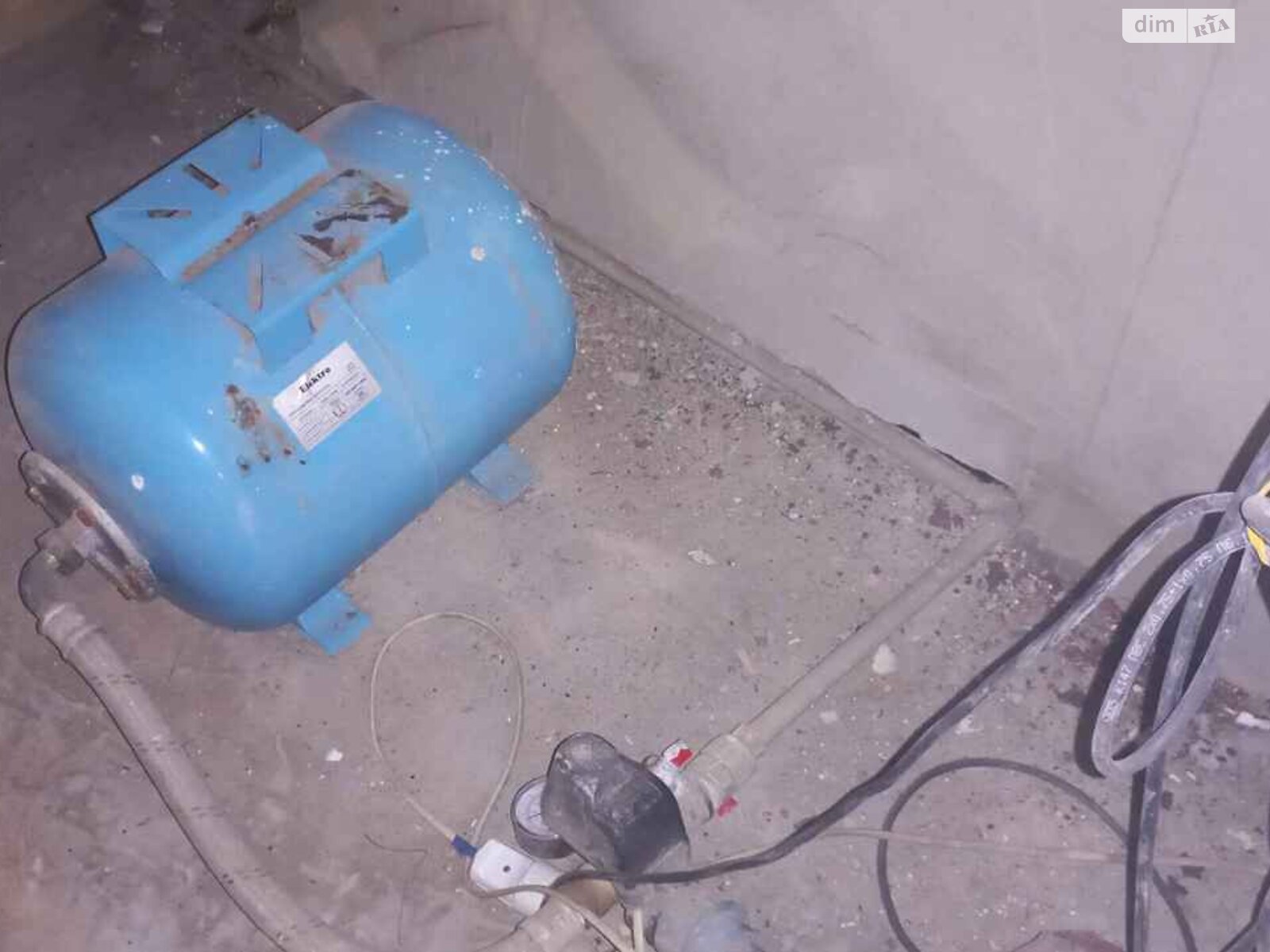 Отдельно стоящий гараж под бус в Киеве, площадь 63 кв.м. фото 1 Отдельно стоящий гараж под бус в Киеве, площадь 63 кв.м. фото 1