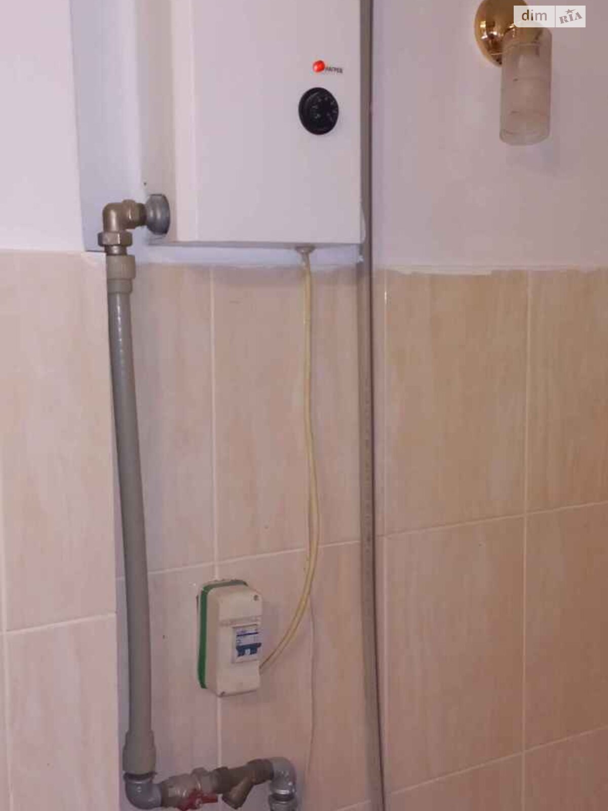 Отдельно стоящий гараж под бус в Киеве, площадь 63 кв.м. фото 1 Отдельно стоящий гараж под бус в Киеве, площадь 63 кв.м. фото 1