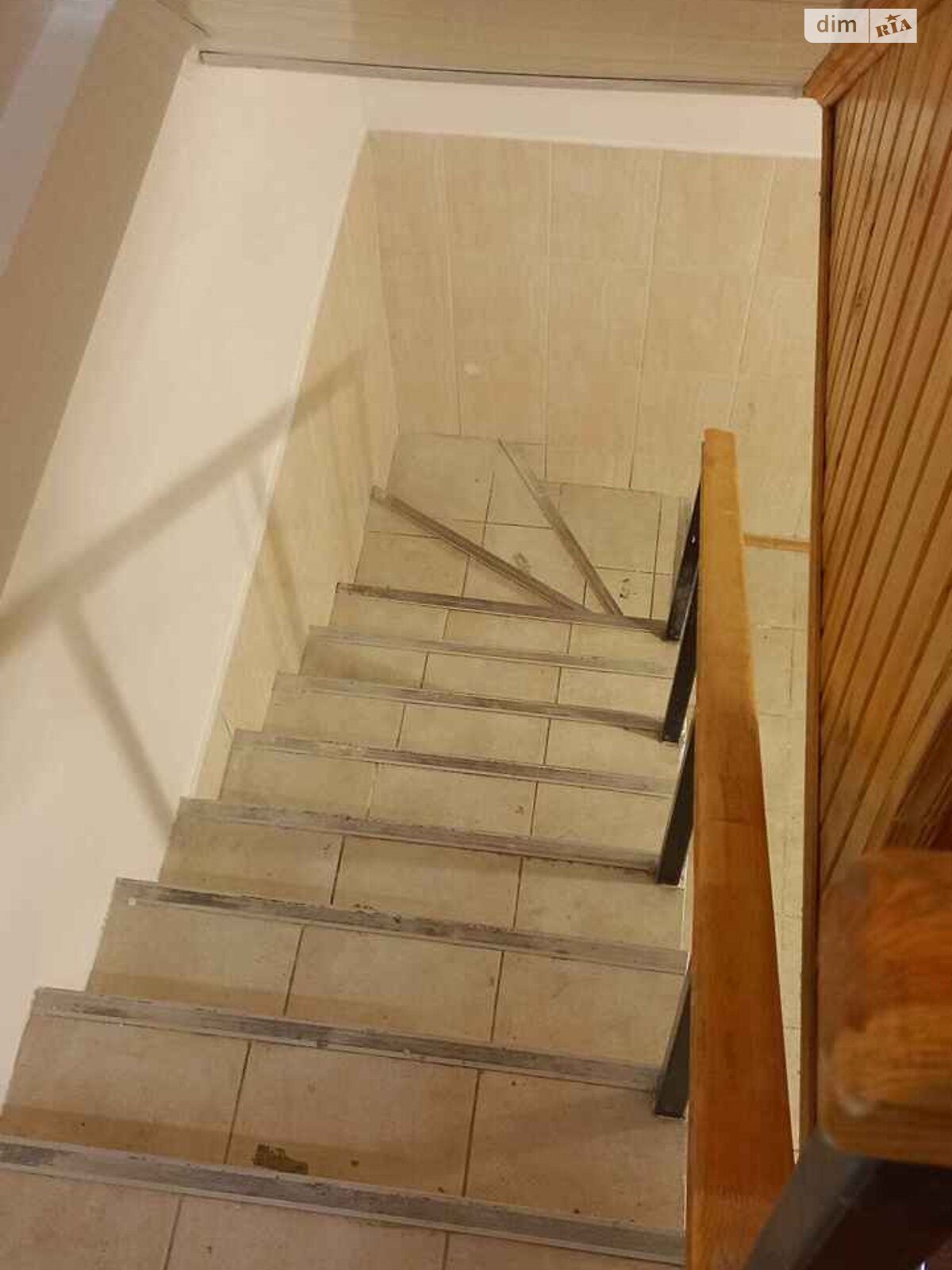 Отдельно стоящий гараж под бус в Киеве, площадь 63 кв.м. фото 1 Отдельно стоящий гараж под бус в Киеве, площадь 63 кв.м. фото 1