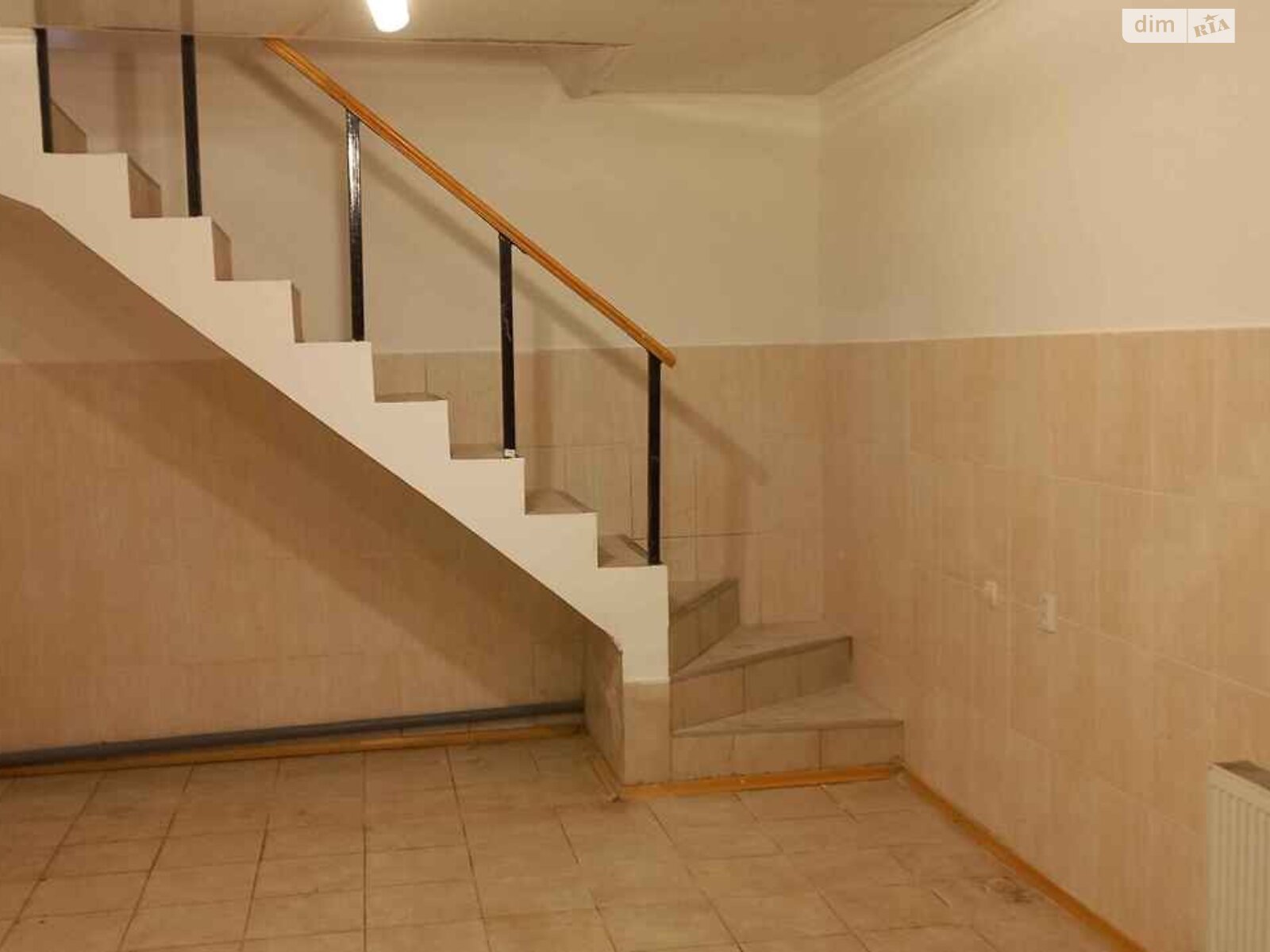 Отдельно стоящий гараж под бус в Киеве, площадь 63 кв.м. фото 1 Отдельно стоящий гараж под бус в Киеве, площадь 63 кв.м. фото 1