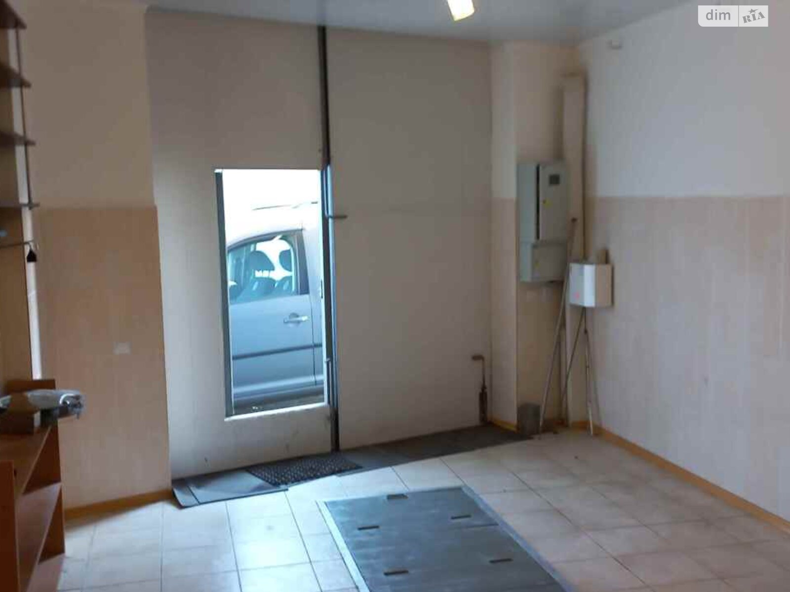 Отдельно стоящий гараж под бус в Киеве, площадь 63 кв.м. фото 1 Отдельно стоящий гараж под бус в Киеве, площадь 63 кв.м. фото 1