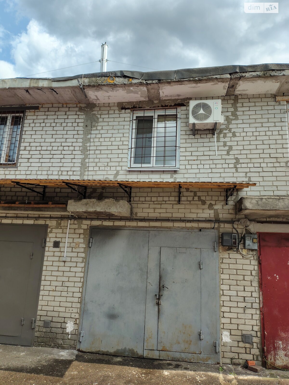 Окремий гараж під легкове авто в Києві, площа 70 кв.м. фото 1 Окремий гараж під легкове авто в Києві, площа 70 кв.м. фото 1