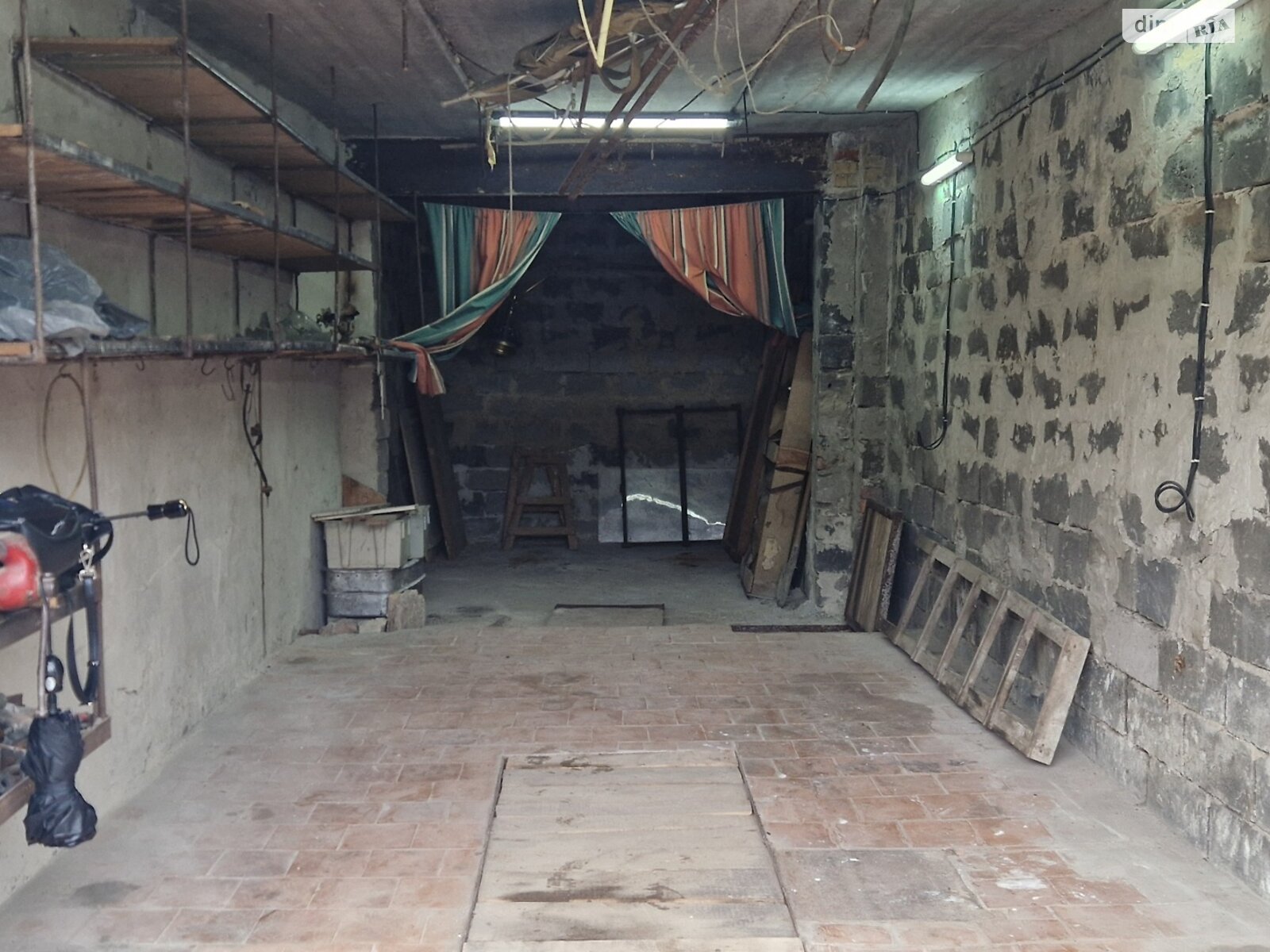 Отдельно стоящий гараж под легковое авто в Киеве, площадь 53.5 кв.м. фото 1