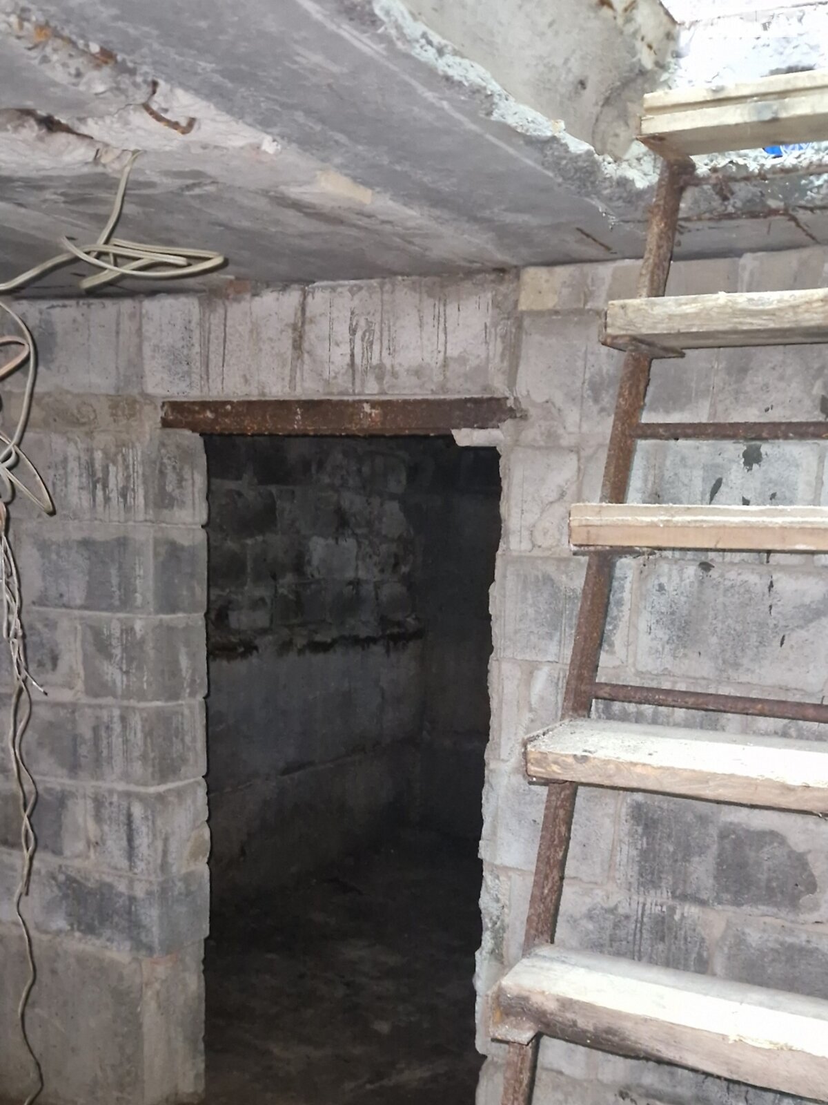 Отдельно стоящий гараж под легковое авто в Киеве, площадь 53.5 кв.м. фото 1