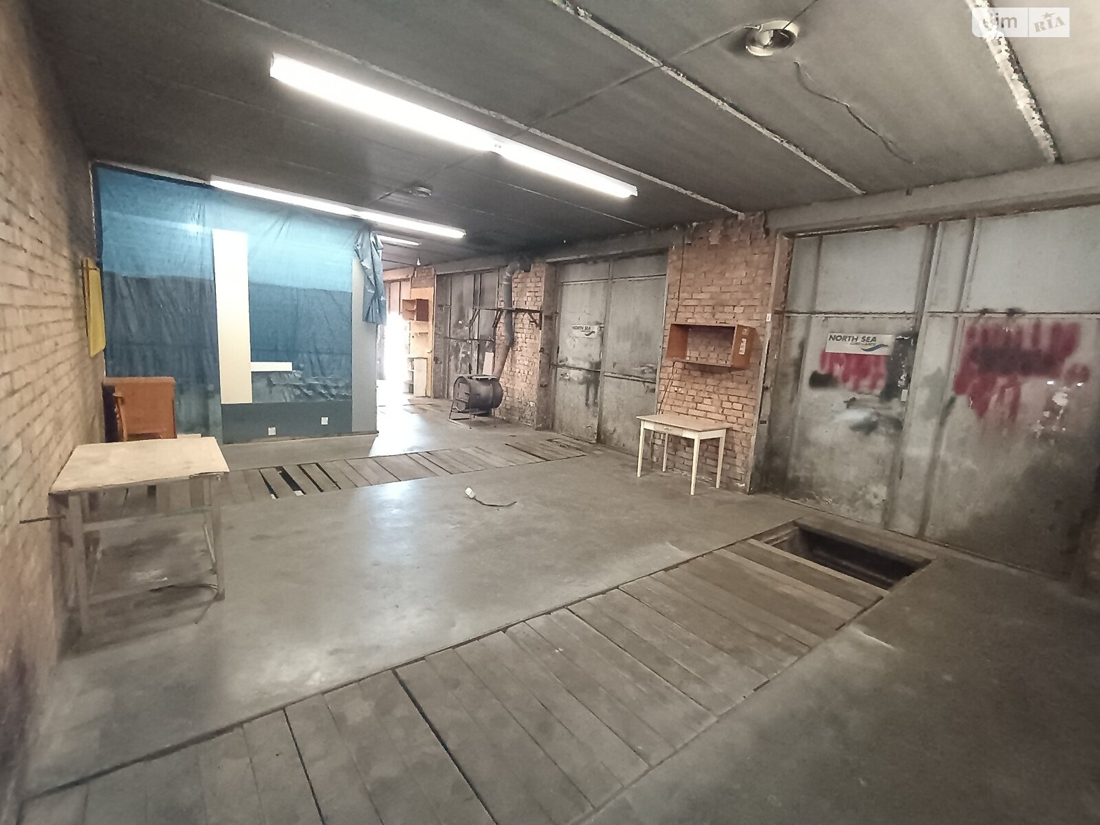 Отдельно стоящий гараж под бус в Киеве, площадь 90 кв.м. фото 1