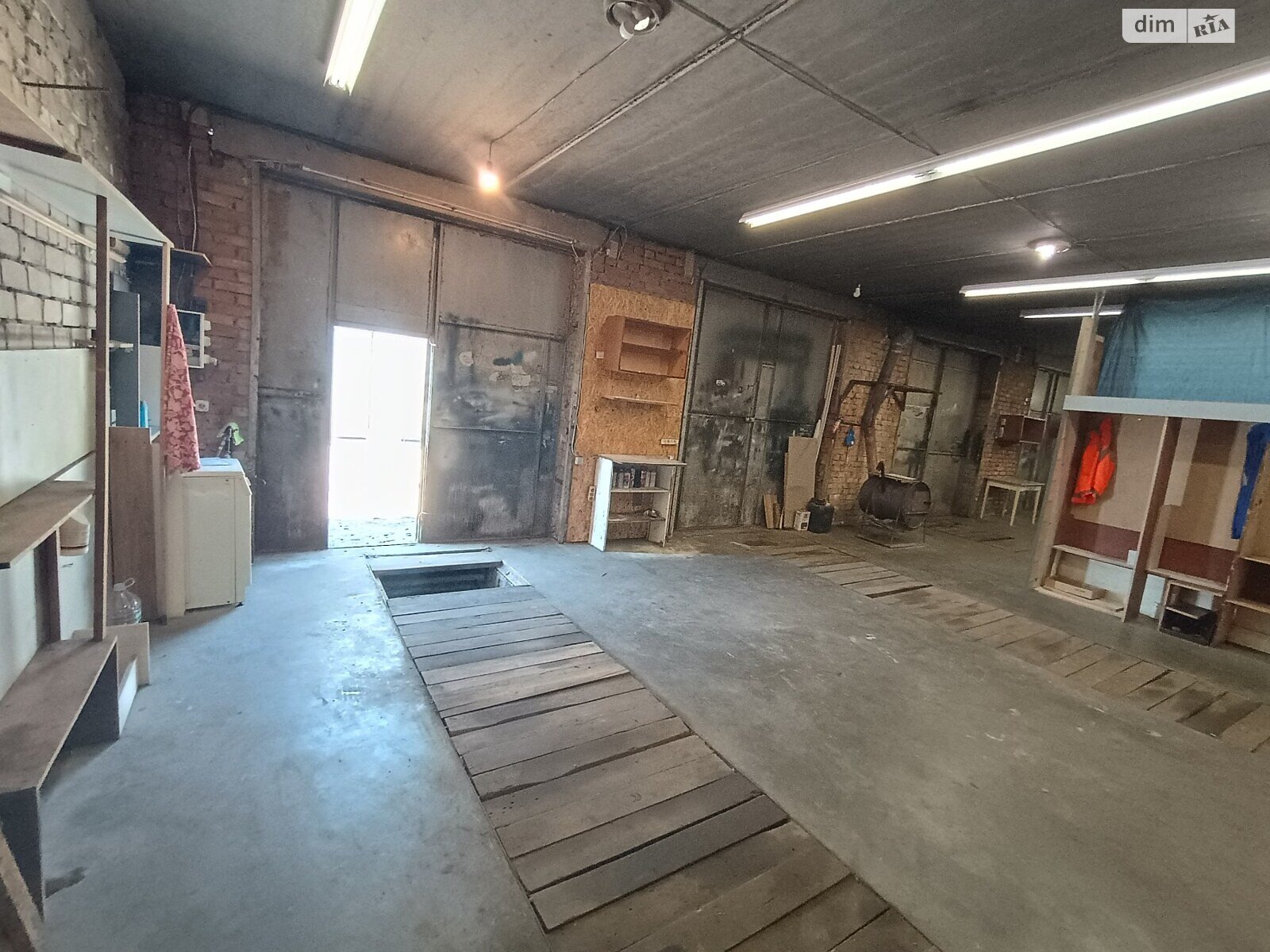 Отдельно стоящий гараж под бус в Киеве, площадь 90 кв.м. фото 1