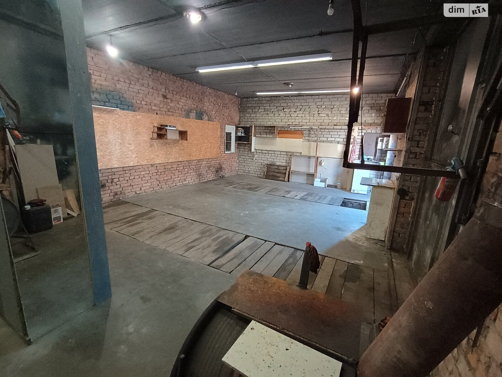 Отдельно стоящий гараж под бус в Киеве, площадь 90 кв.м. фото 1