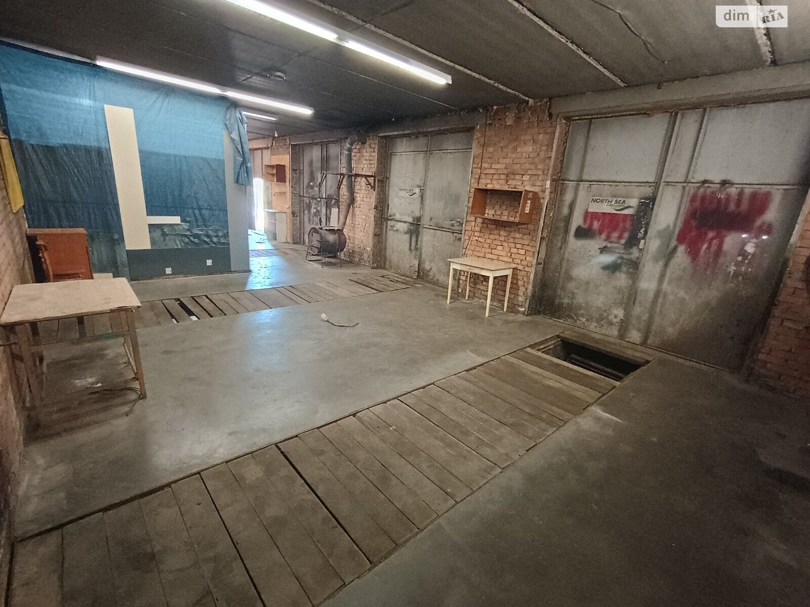 Отдельно стоящий гараж под бус в Киеве, площадь 90 кв.м. фото 1