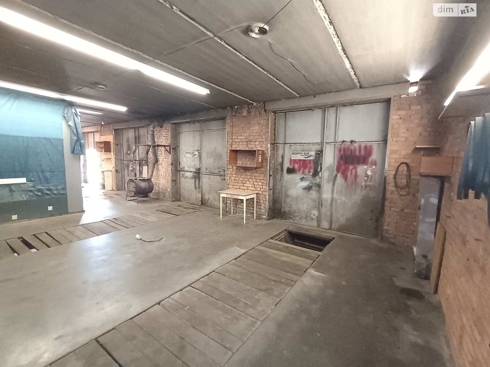 Отдельно стоящий гараж под бус в Киеве, площадь 90 кв.м. фото 1