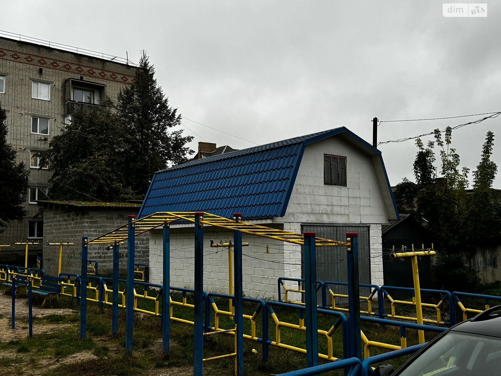 Отдельно стоящий гараж универсальный в Костополе, площадь 40.4 кв.м. фото 1 Отдельно стоящий гараж универсальный в Костополе, площадь 40.4 кв.м. фото 1