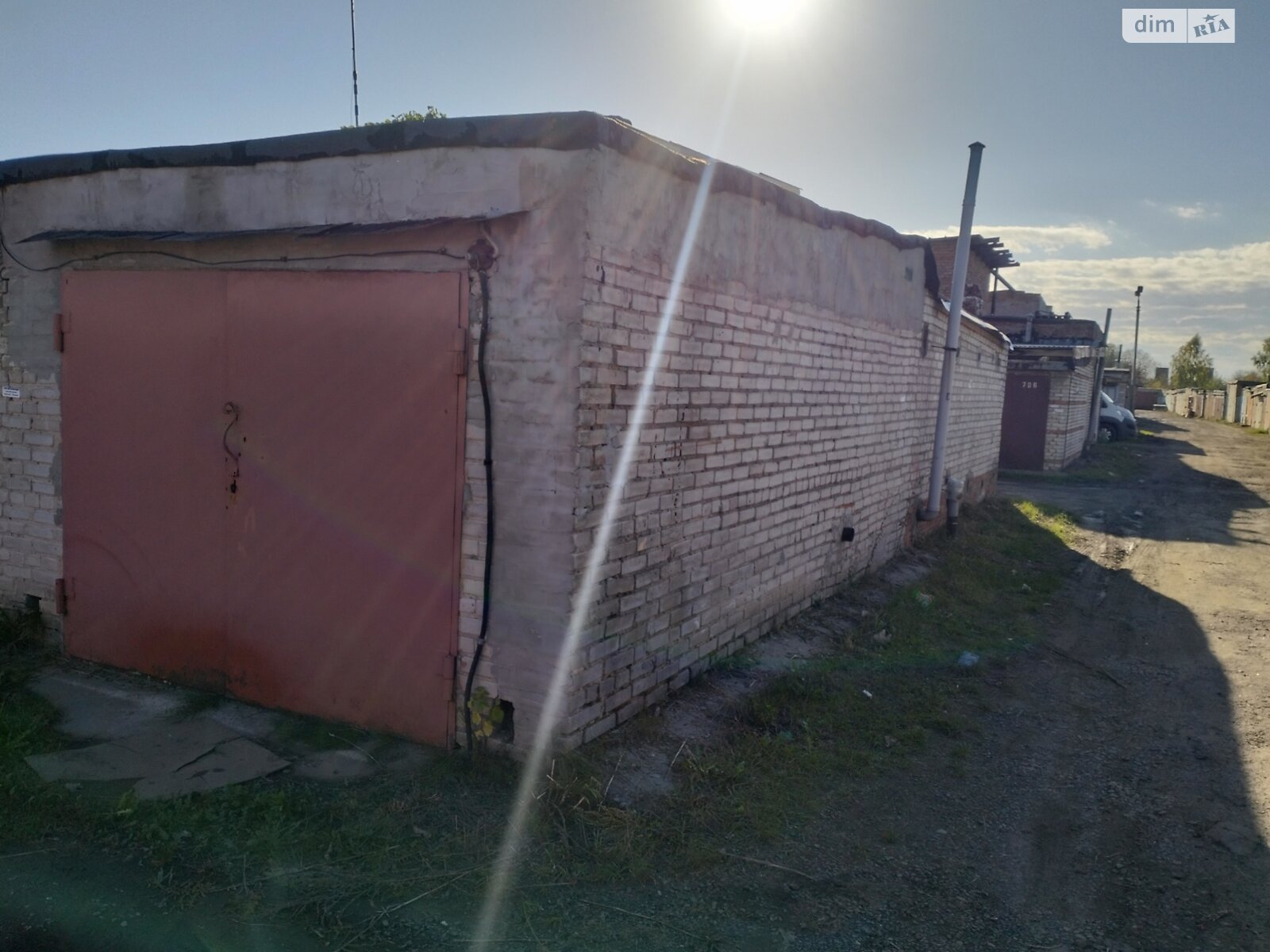 Отдельно стоящий гараж под легковое авто в Луцке, площадь 18 кв.м. фото 1 Отдельно стоящий гараж под легковое авто в Луцке, площадь 18 кв.м. фото 1