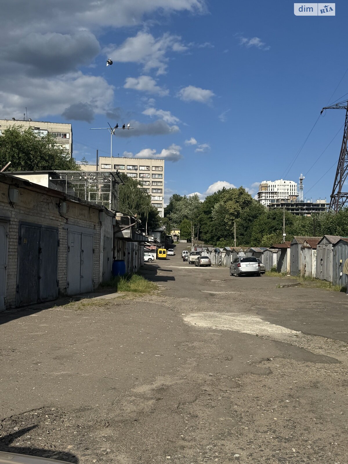 Отдельно стоящий гараж под легковое авто в Львове, площадь 19 кв.м. фото 1 Отдельно стоящий гараж под легковое авто в Львове, площадь 19 кв.м. фото 1