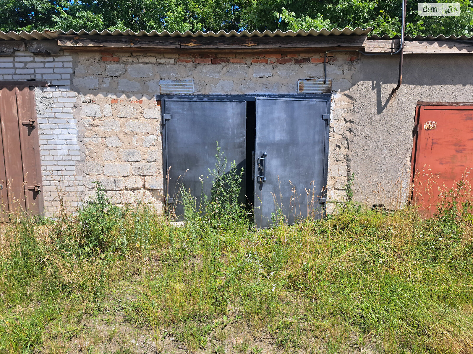 Отдельно стоящий гараж под легковое авто в Макарове, площадь 24 кв.м. фото 1 Отдельно стоящий гараж под легковое авто в Макарове, площадь 24 кв.м. фото 1