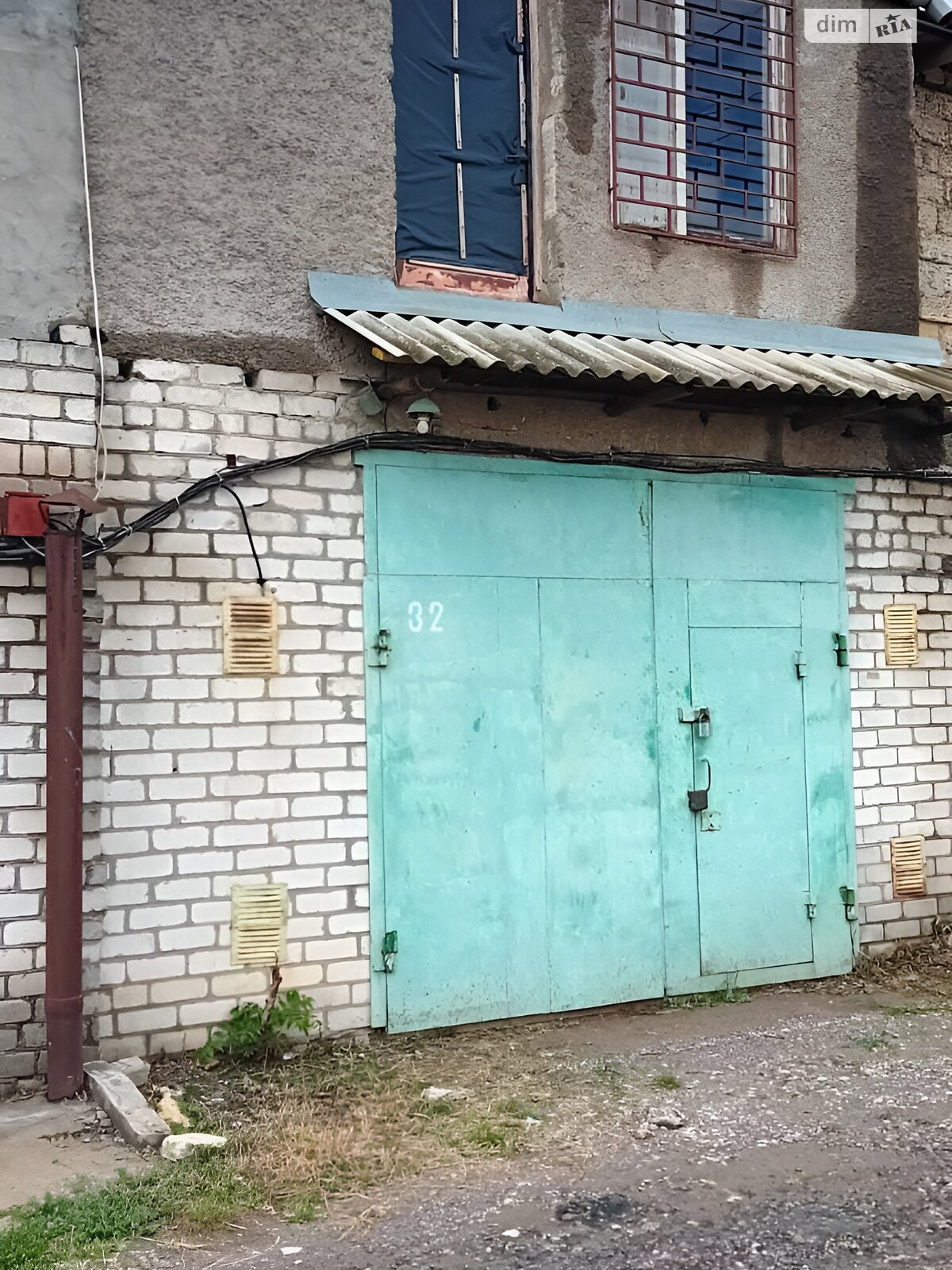 Отдельно стоящий гараж под бус в Николаеве, площадь 90 кв.м. фото 1 Отдельно стоящий гараж под бус в Николаеве, площадь 90 кв.м. фото 1