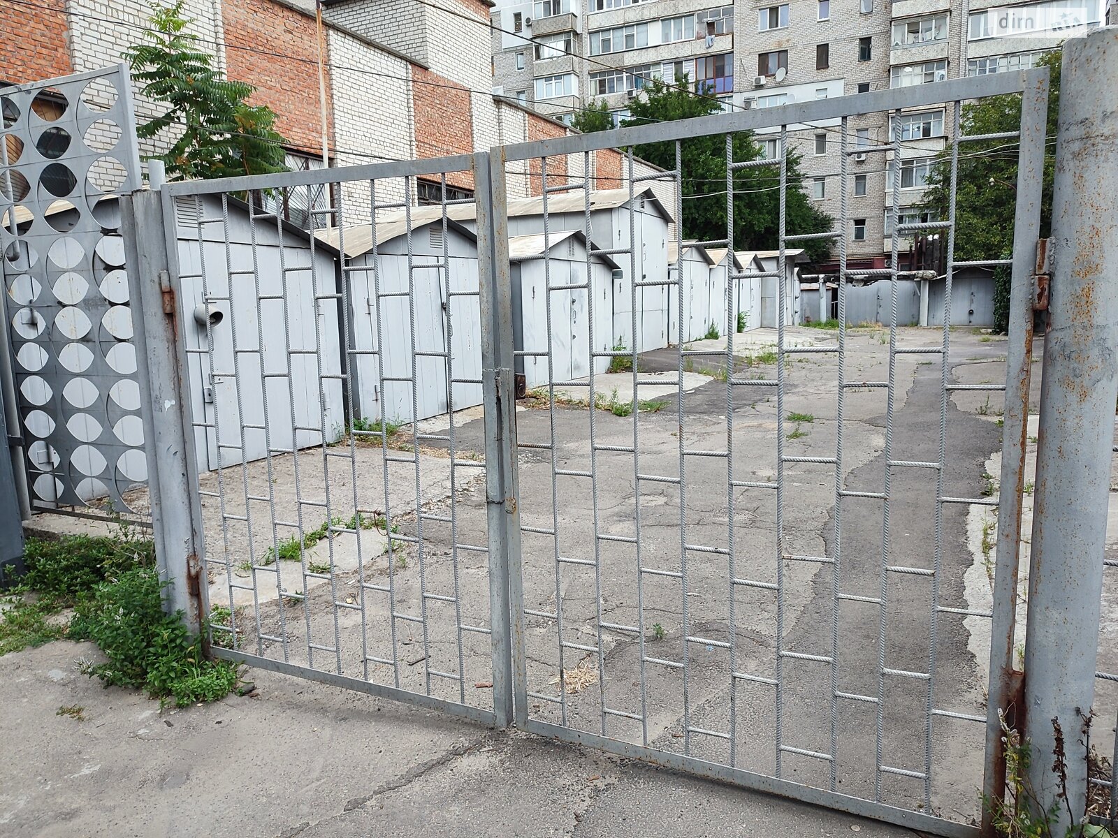 Отдельно стоящий гараж под легковое авто в Николаеве, площадь 15 кв.м. фото 1