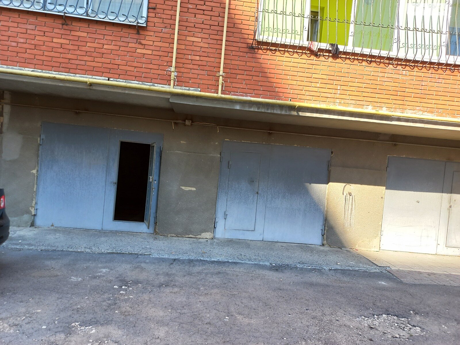 Отдельно стоящий гараж под легковое авто в Тернополе, площадь 20 кв.м. фото 1