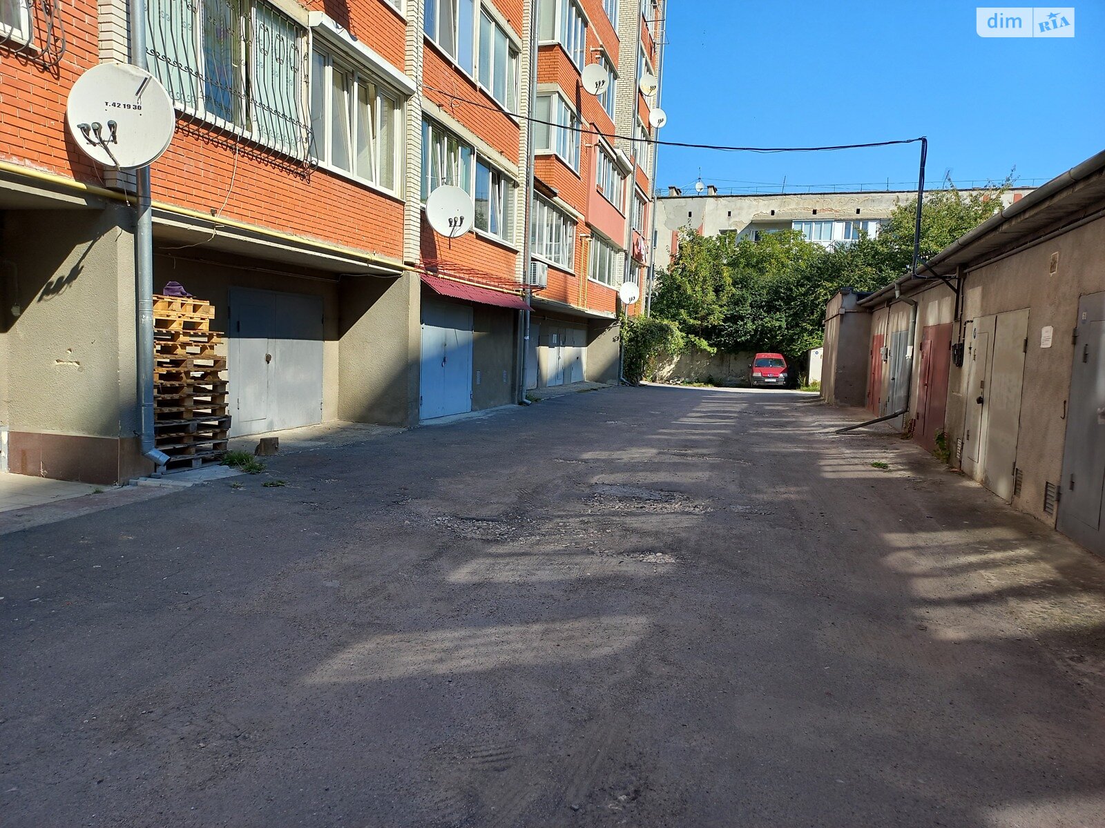 Отдельно стоящий гараж под легковое авто в Тернополе, площадь 20 кв.м. фото 1