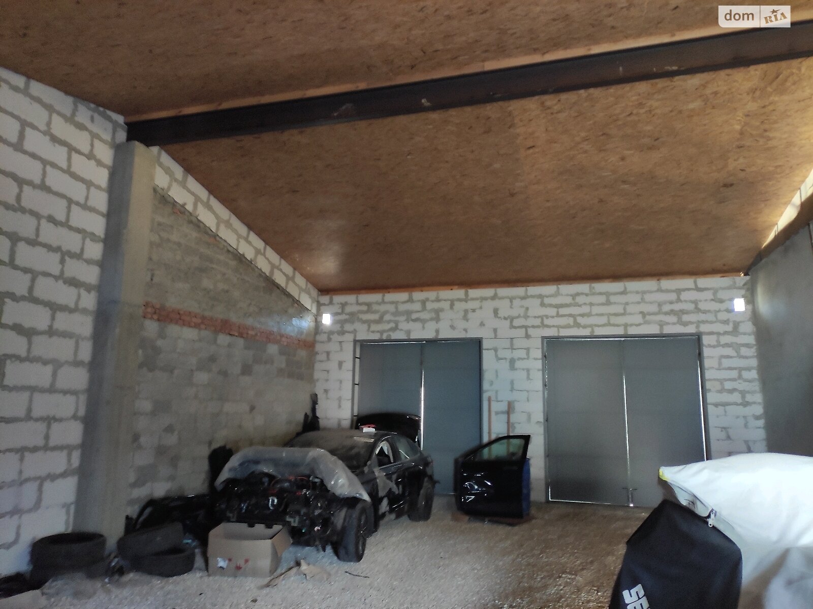 Отдельно стоящий гараж под бус в Тернополе, площадь 54 кв.м. фото 1