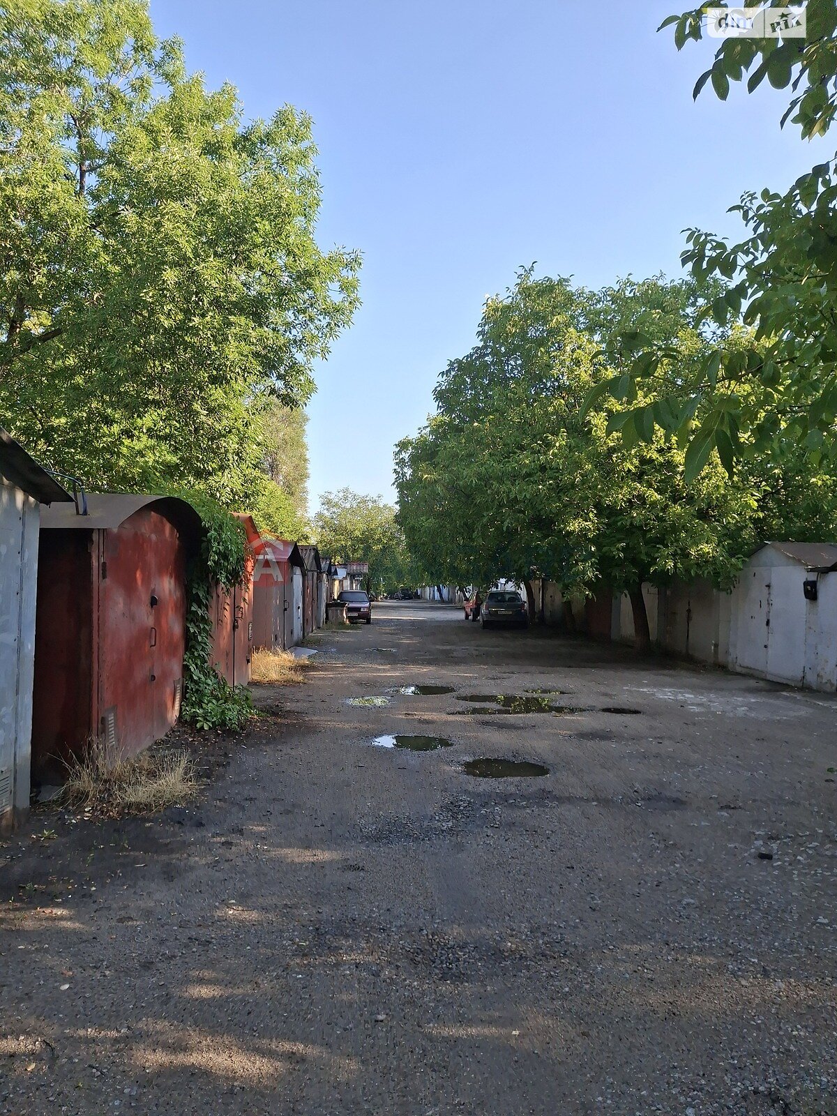 Отдельно стоящий гараж под бус в Запорожье, площадь 12 кв.м. фото 1 Отдельно стоящий гараж под бус в Запорожье, площадь 12 кв.м. фото 1