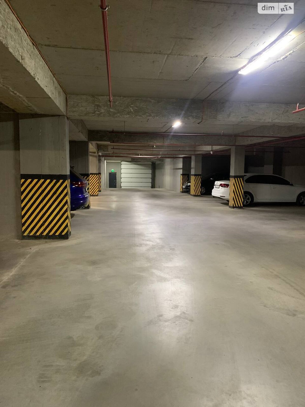 Место в подземном паркинге под легковое авто в Черновцах, площадь 18 кв.м. фото 1