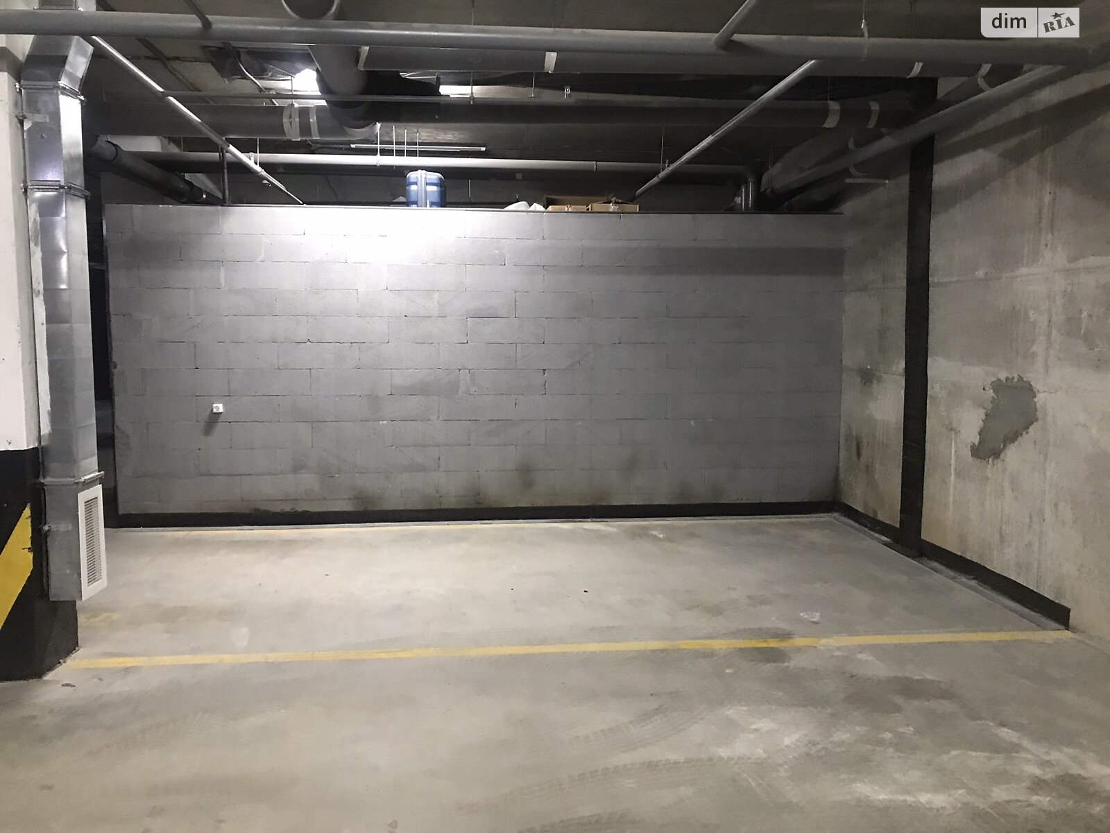 Место в подземном паркинге под легковое авто в Днепре, площадь 14 кв.м. фото 1
