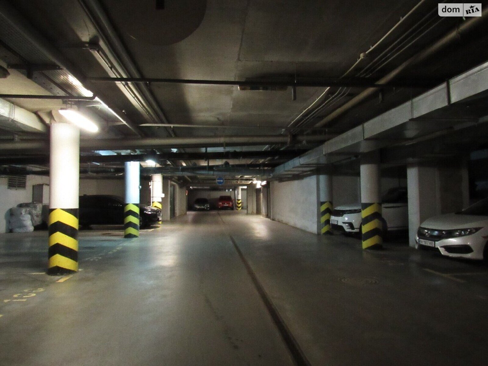 Місце в підземному паркінгу під легкове авто в Києві, площа 18 кв.м. фото 1