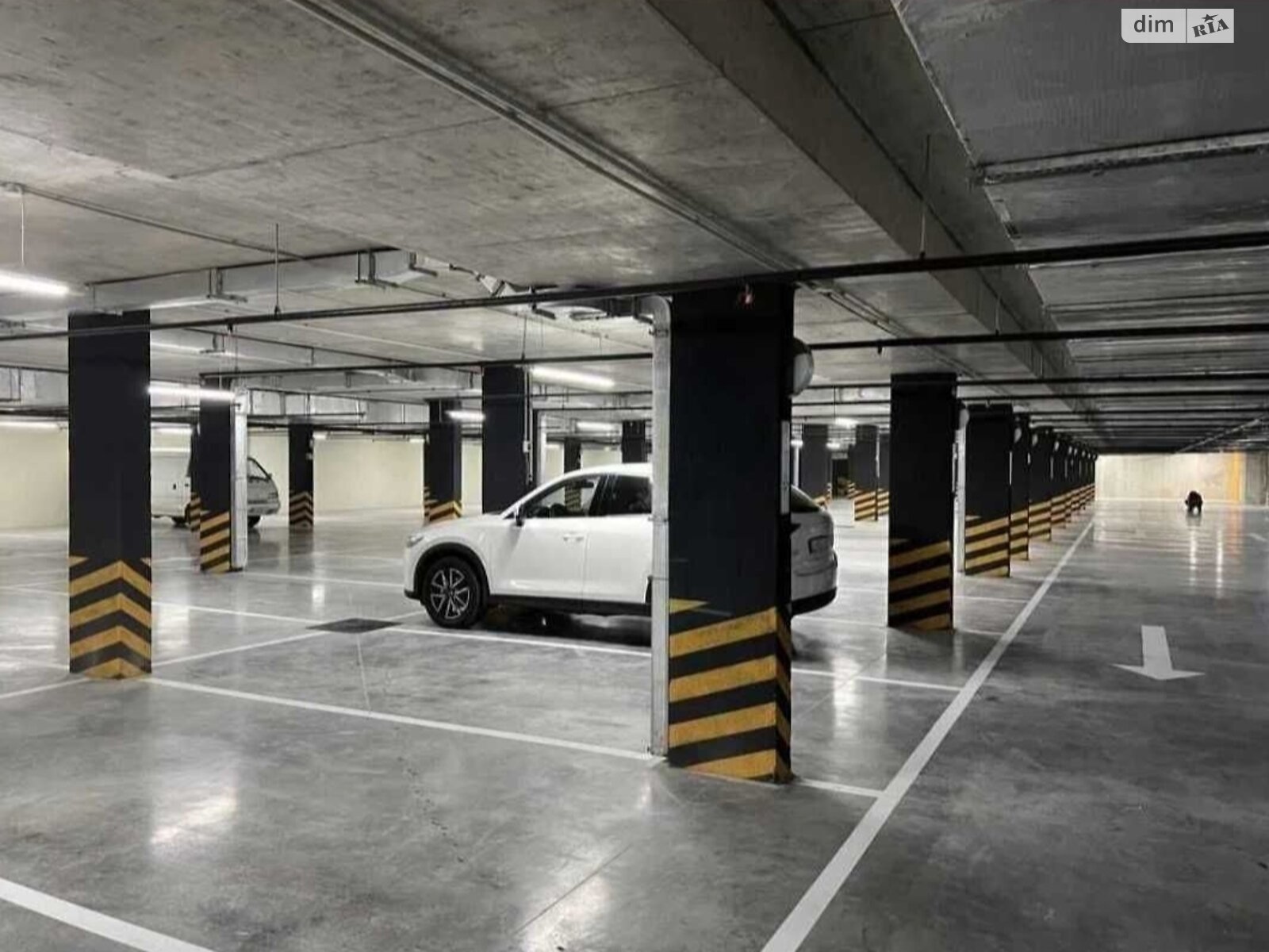 Місце в підземному паркінгу під легкове авто в Лиманці, площа 17 кв.м. фото 1