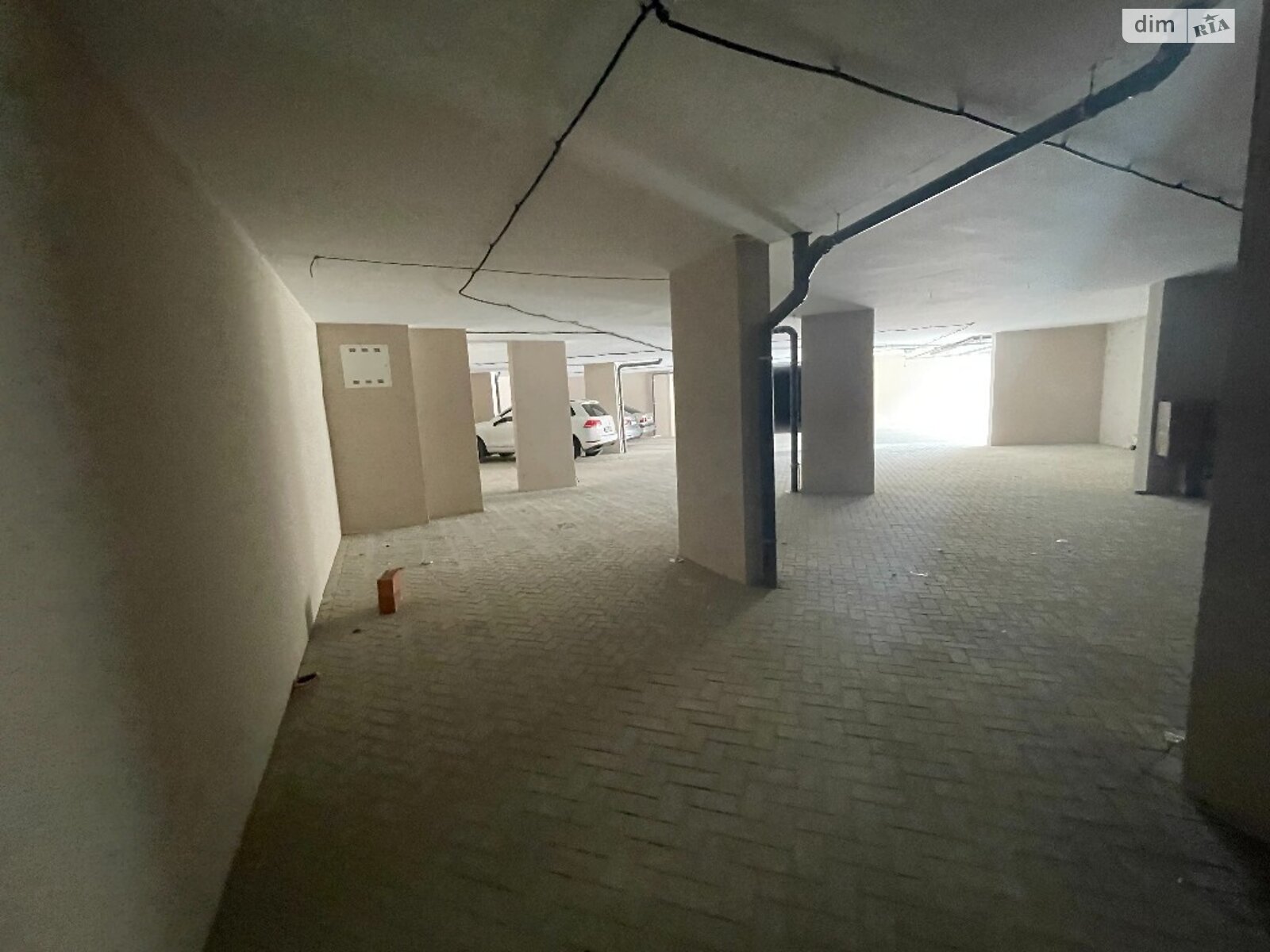 Место в подземном паркинге под легковое авто в Одессе, площадь 38.71 кв.м. фото 1