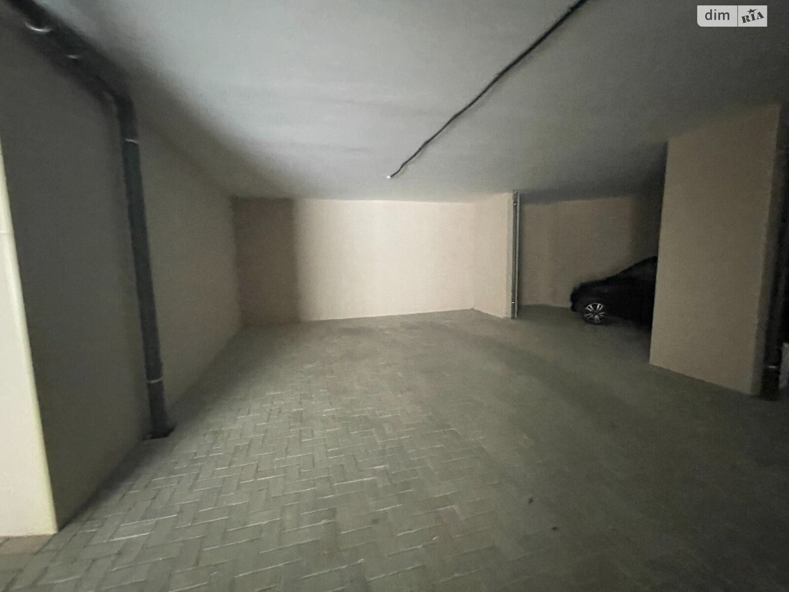 Место в подземном паркинге под легковое авто в Одессе, площадь 18.4 кв.м. фото 1