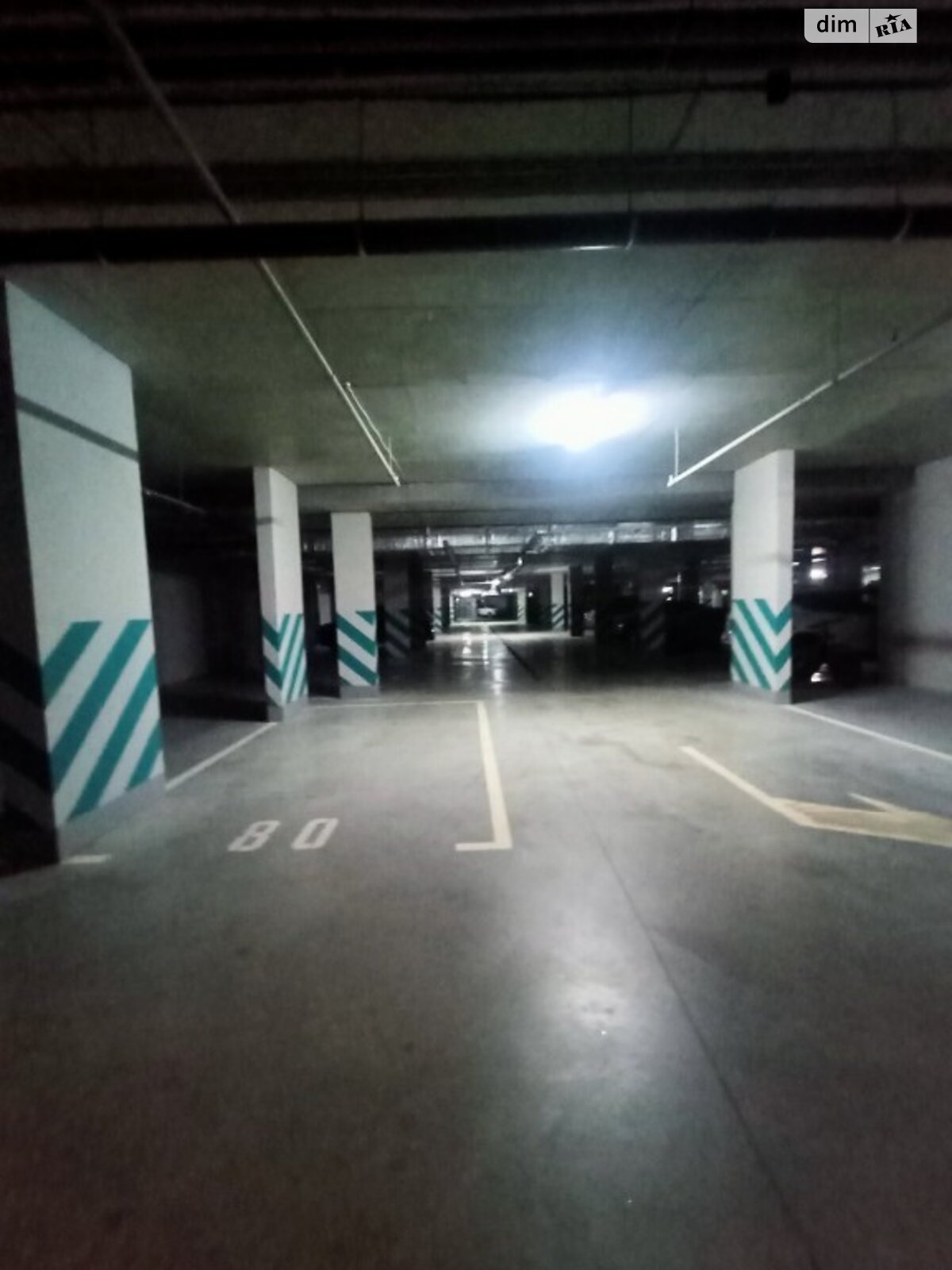 Місце в підземному паркінгу під легкове авто в Одесі, площа 20 кв.м. фото 1