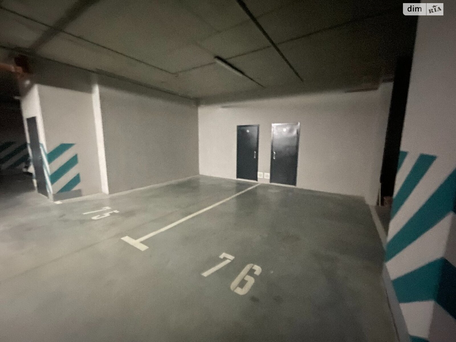 Место в подземном паркинге под легковое авто в Одессе, площадь 20 кв.м. фото 1