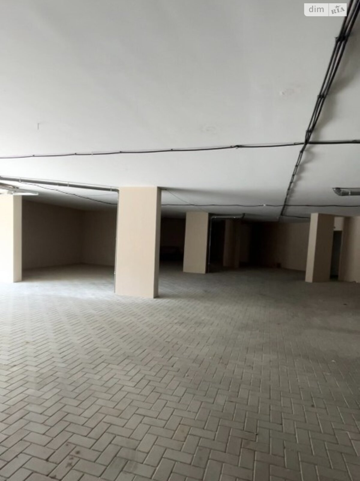 Место в подземном паркинге под легковое авто в Одессе, площадь 19.02 кв.м. фото 1
