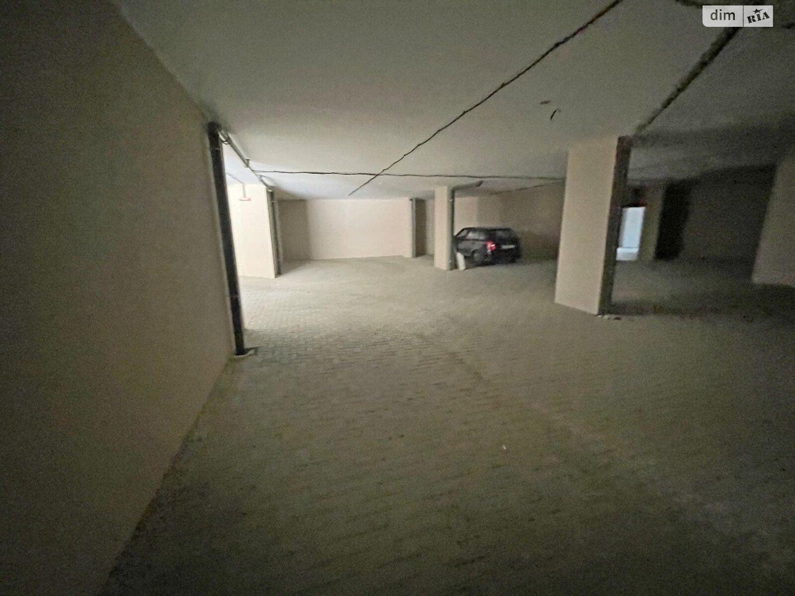Место в подземном паркинге под легковое авто в Одессе, площадь 16.96 кв.м. фото 1