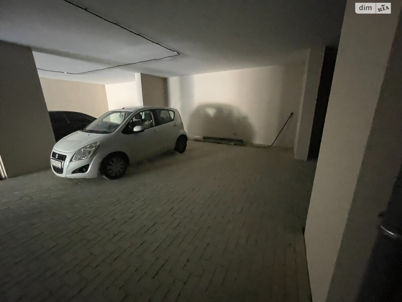 Место в подземном паркинге под легковое авто в Одессе, площадь 19.03 кв.м. фото 1
