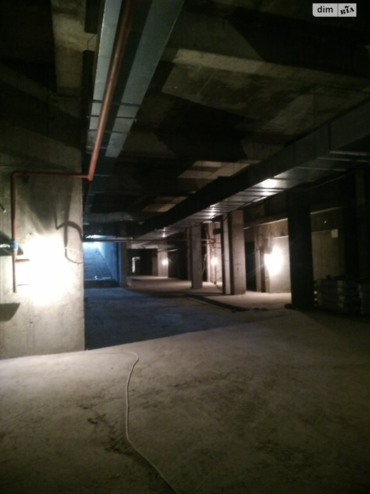 Место в подземном паркинге под легковое авто в Одессе, площадь 18.3 кв.м. фото 1
