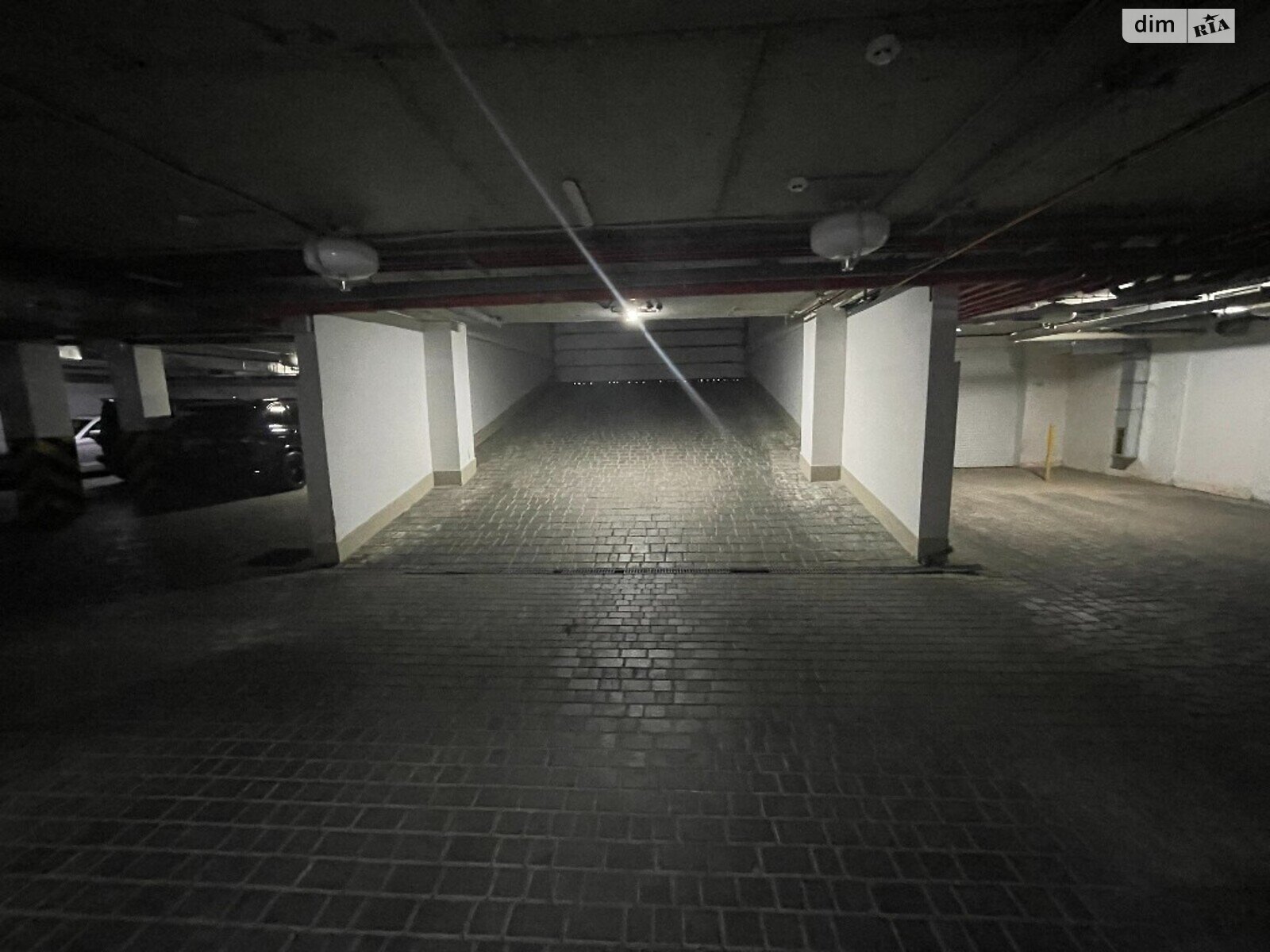 Место в подземном паркинге в Одессе, площадь 15 кв.м. фото 1