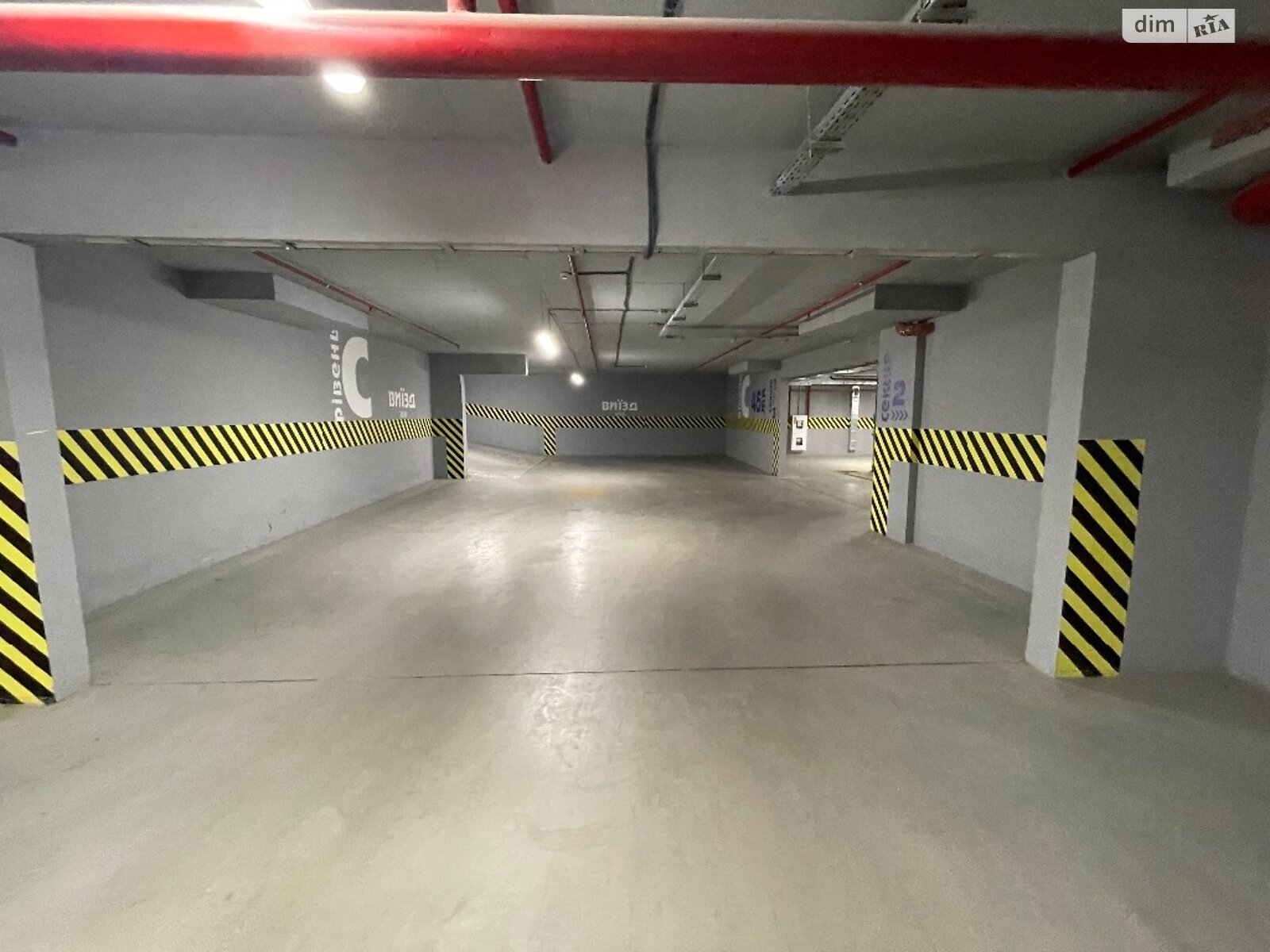 Место в подземном паркинге универсальный в Одессе, площадь 17.5 кв.м. фото 1