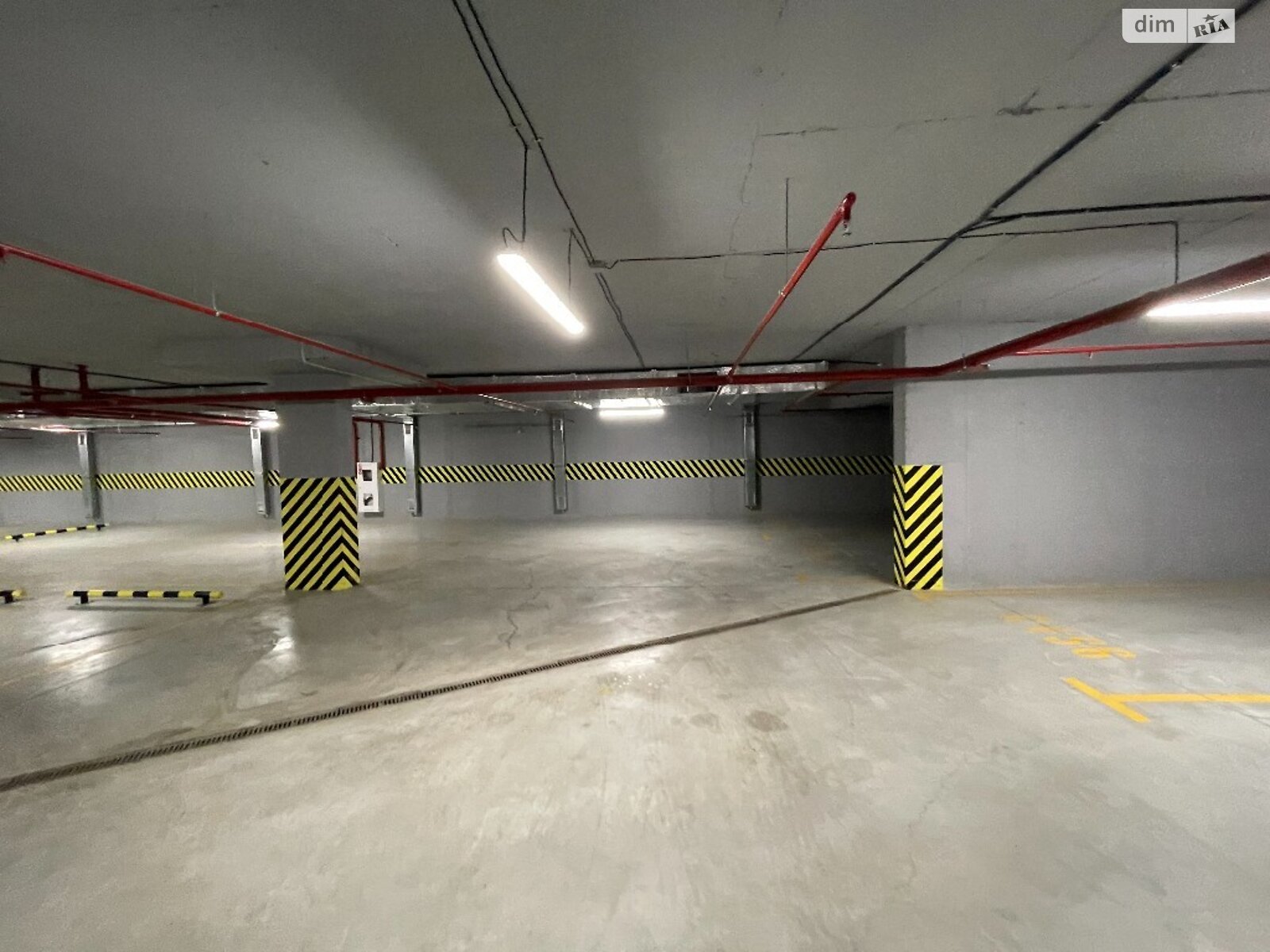 Место в подземном паркинге универсальный в Одессе, площадь 18 кв.м. фото 1