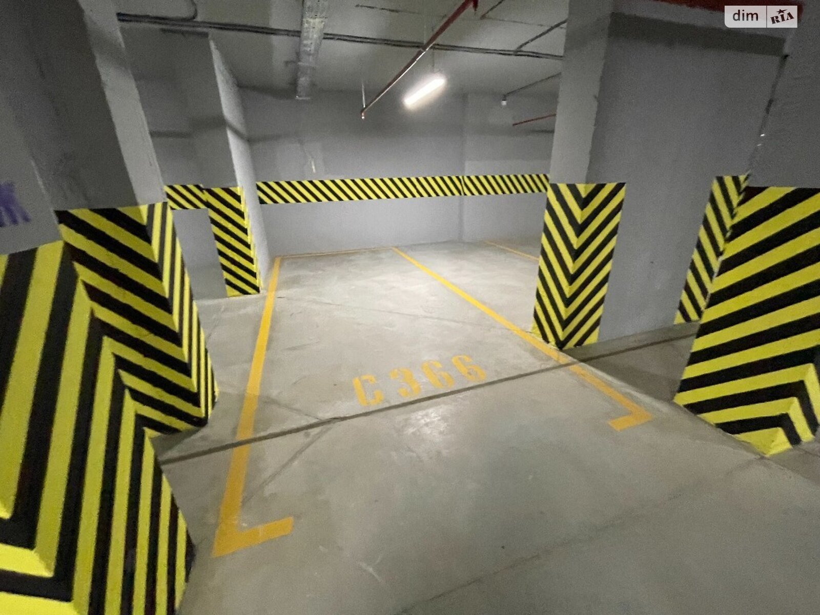 Место в подземном паркинге универсальный в Одессе, площадь 18 кв.м. фото 1