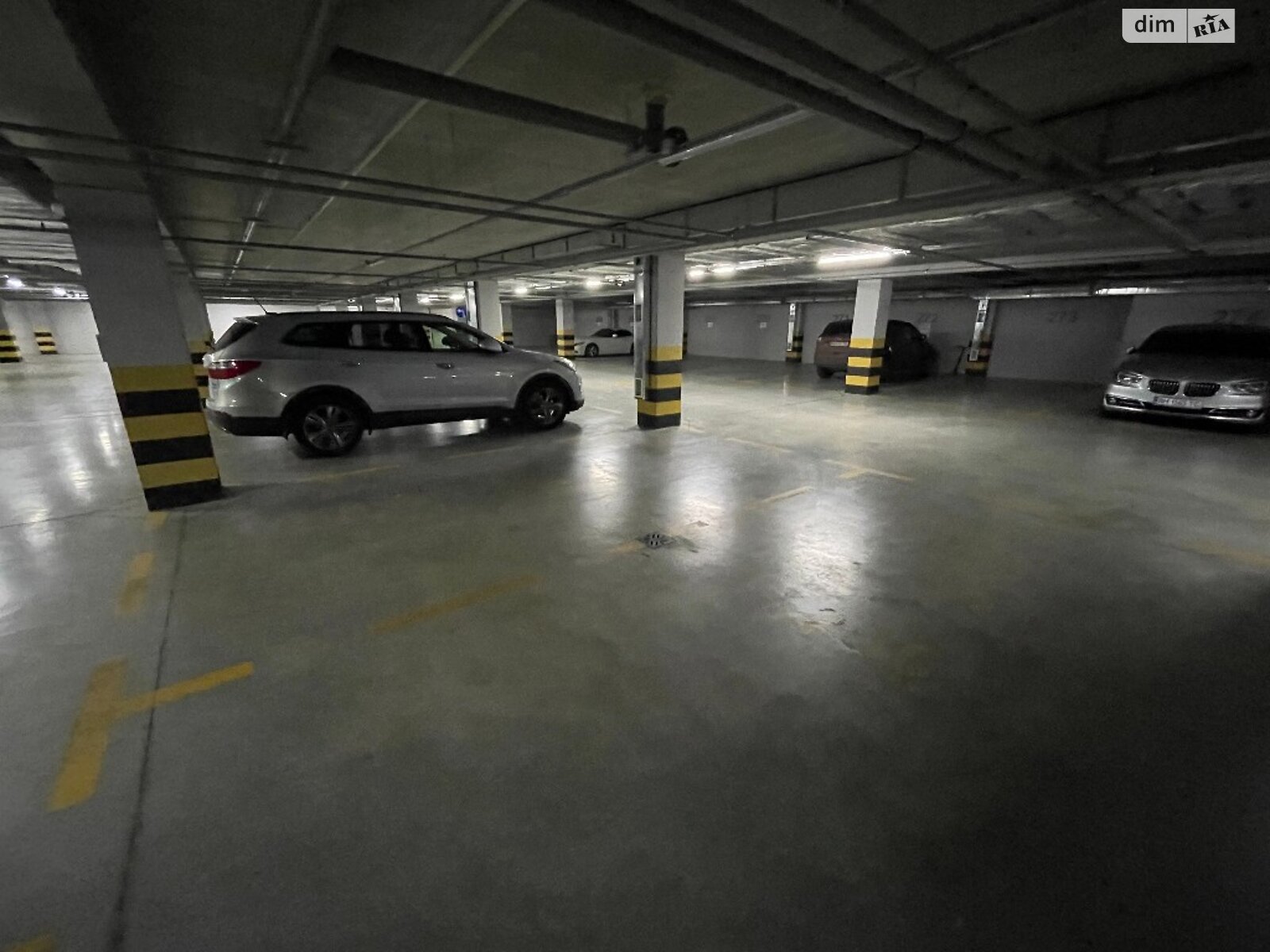 Место в подземном паркинге под легковое авто в Одессе, площадь 19 кв.м. фото 1