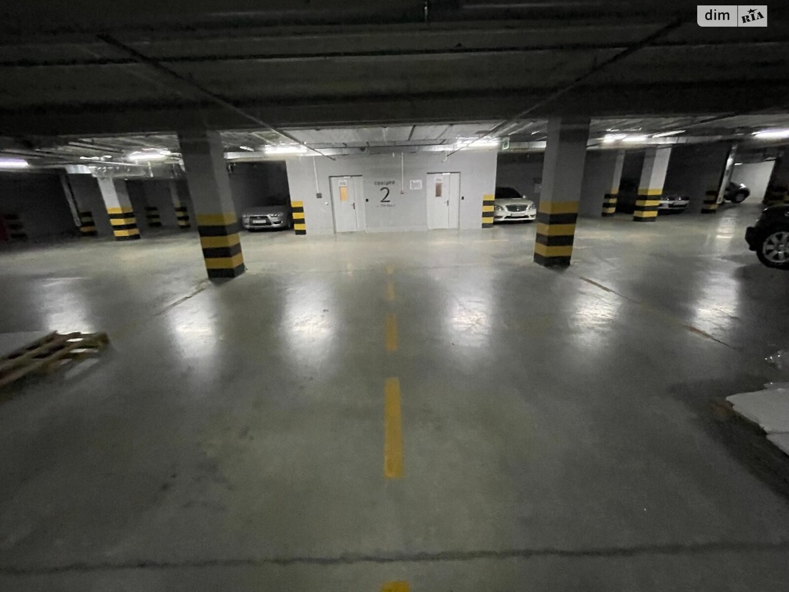 Місце в підземному паркінгу під легкове авто в Одесі, площа 19 кв.м. фото 1