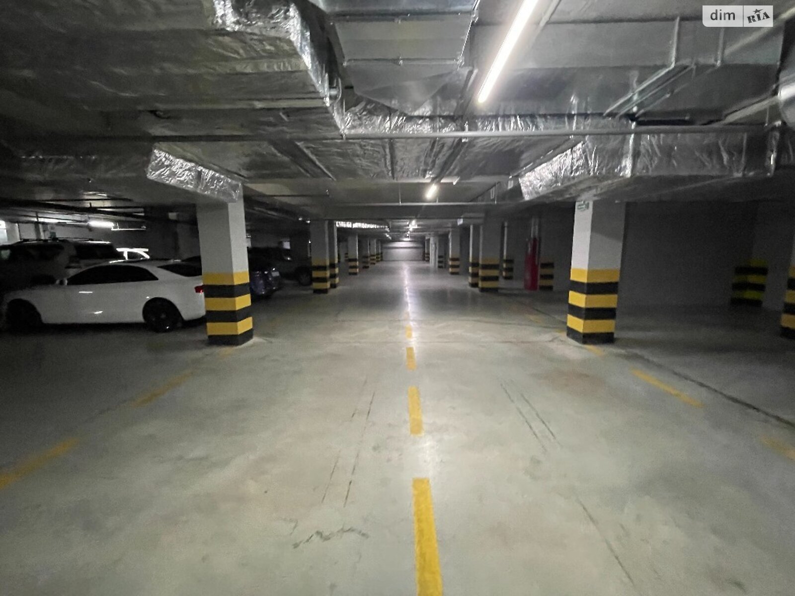 Место в подземном паркинге под легковое авто в Одессе, площадь 19 кв.м. фото 1