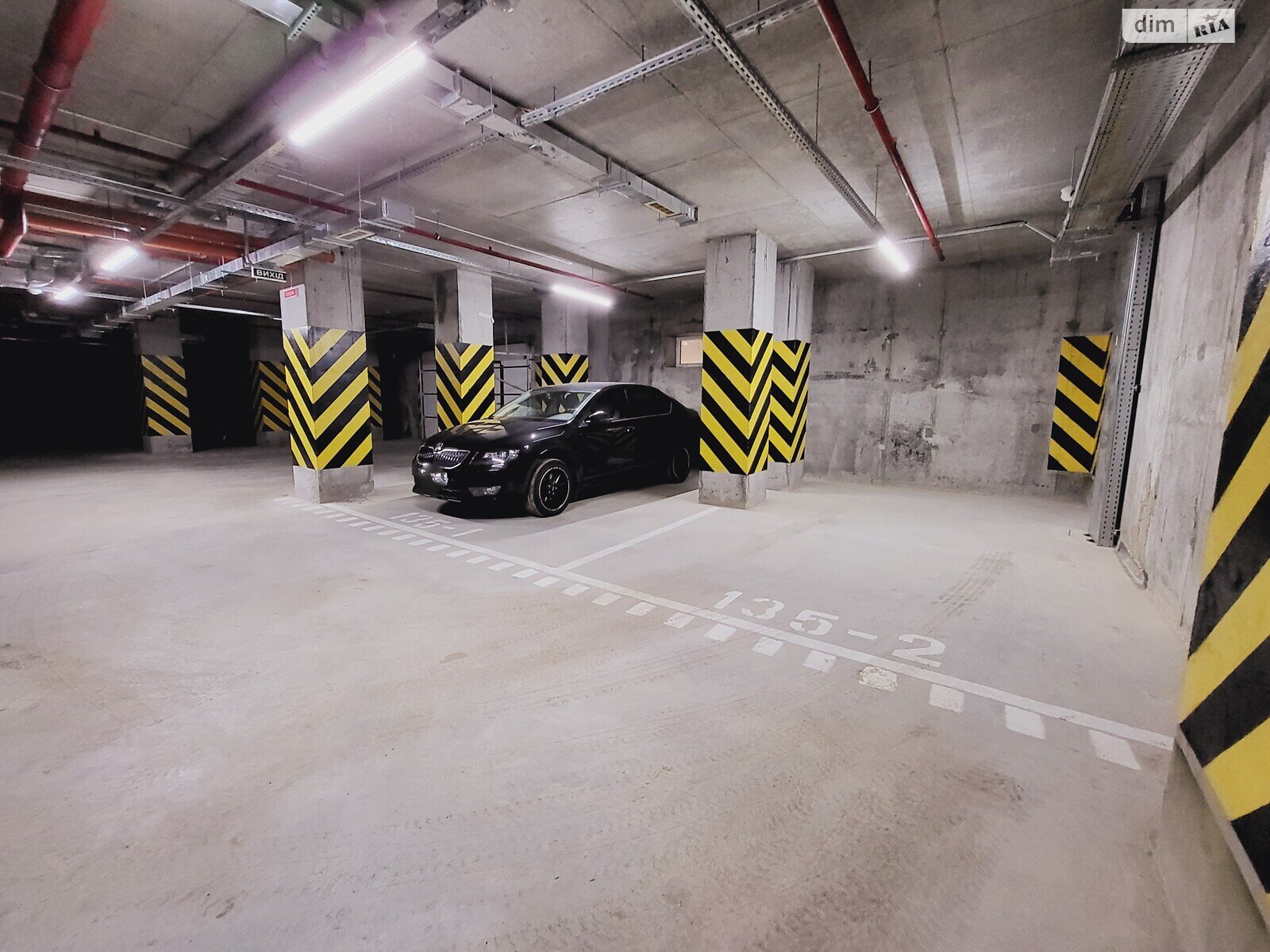 Место в подземном паркинге универсальный в Виннице, площадь 23 кв.м. фото 1