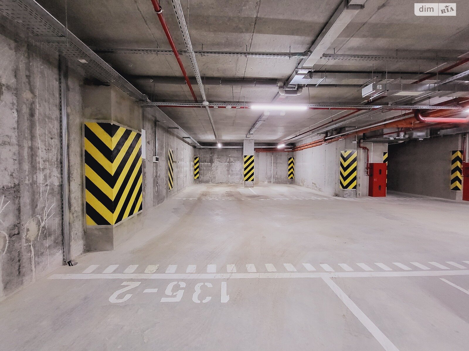 Место в подземном паркинге универсальный в Виннице, площадь 23 кв.м. фото 1